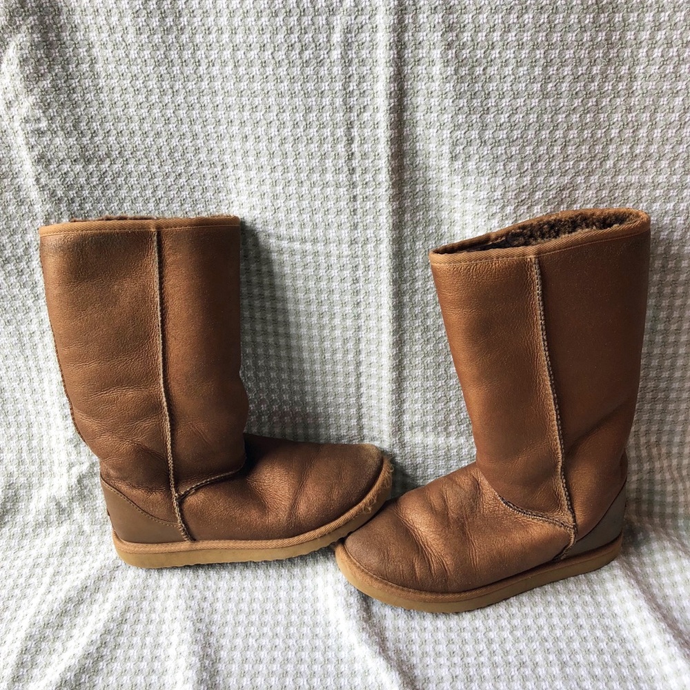 UGG boots brown with slight metallic size 7